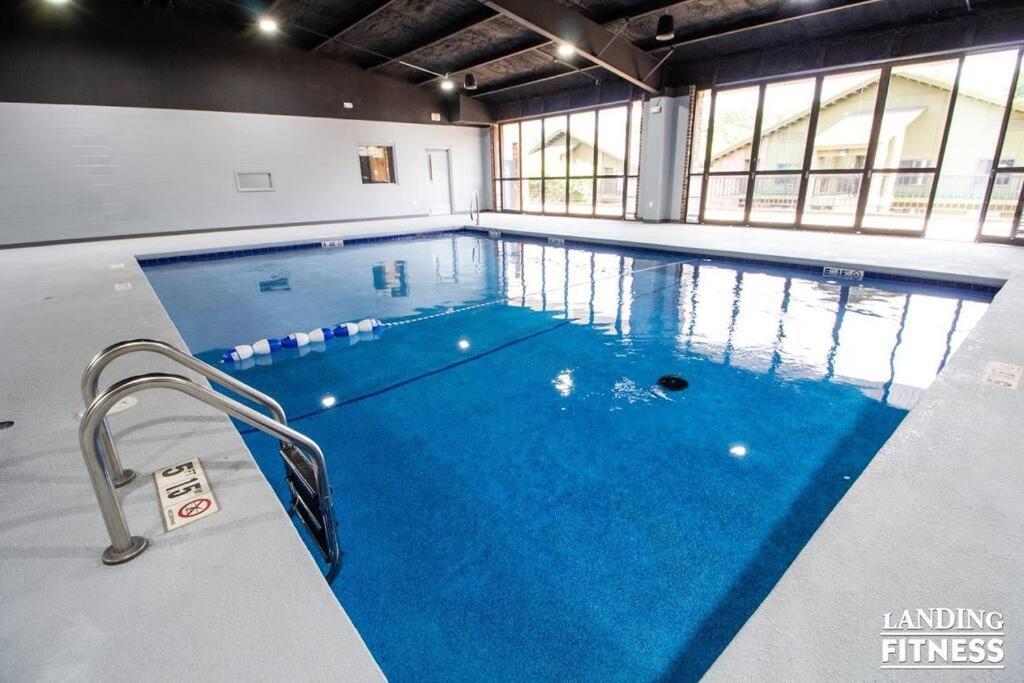 Pet Friendly Boho Condo With Pool--Fitness Center--Next To The Branson Landing--Close To Convention Center And Kanakuk Kültér fotó