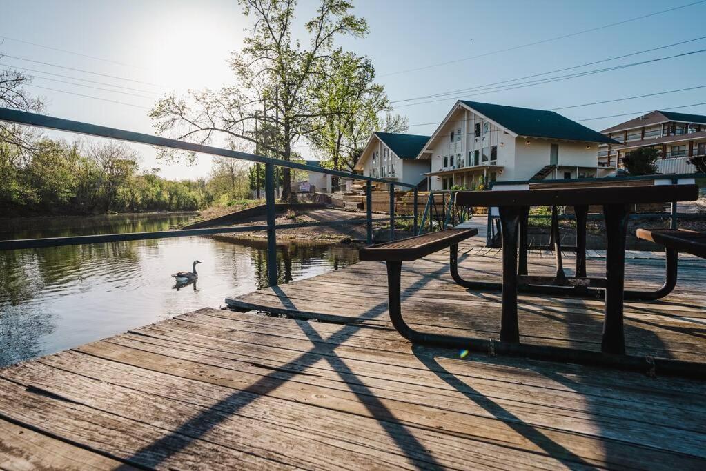 Pet Friendly Boho Condo With Pool--Fitness Center--Next To The Branson Landing--Close To Convention Center And Kanakuk Kültér fotó