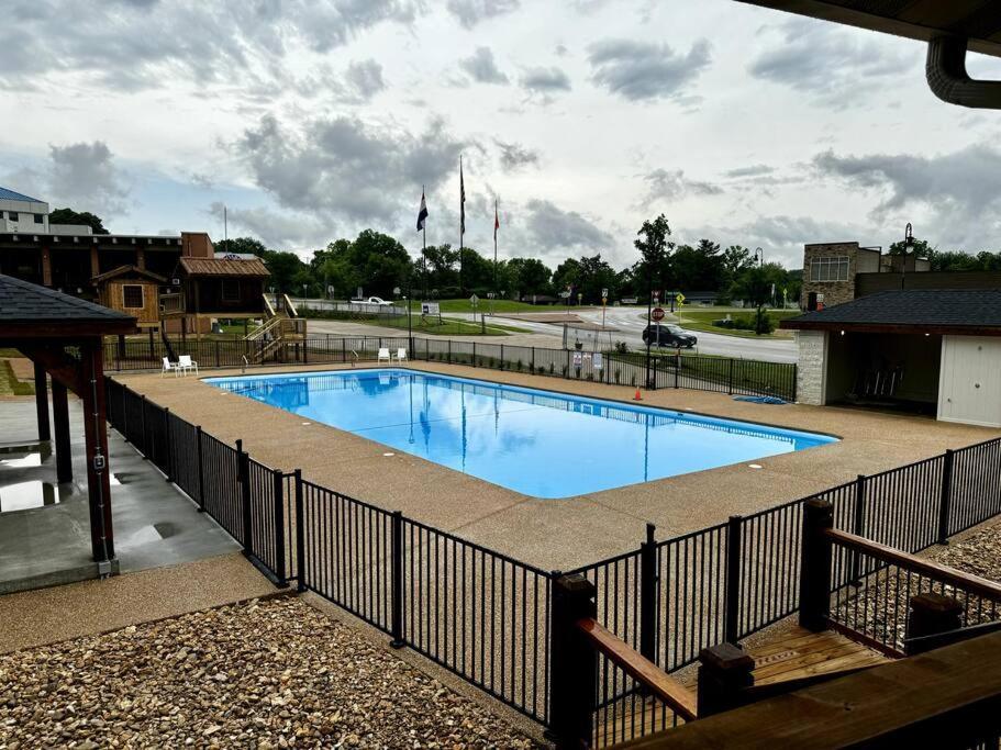 Pet Friendly Boho Condo With Pool--Fitness Center--Next To The Branson Landing--Close To Convention Center And Kanakuk Kültér fotó